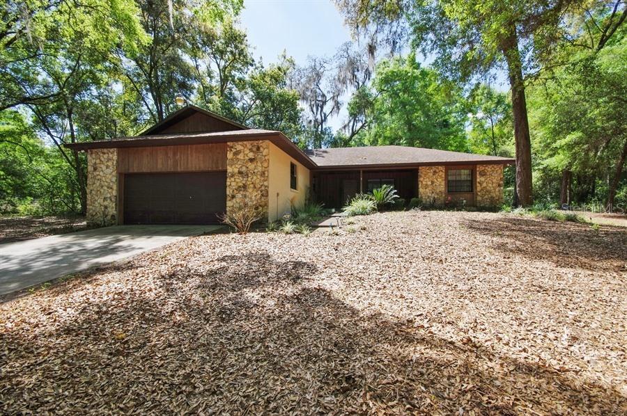23958 Oak Tree Dr., Sorrento, FL 32776
