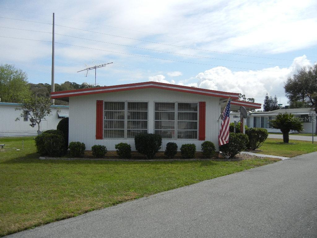 223 Rue De Paresse, Tavares, FL 32778