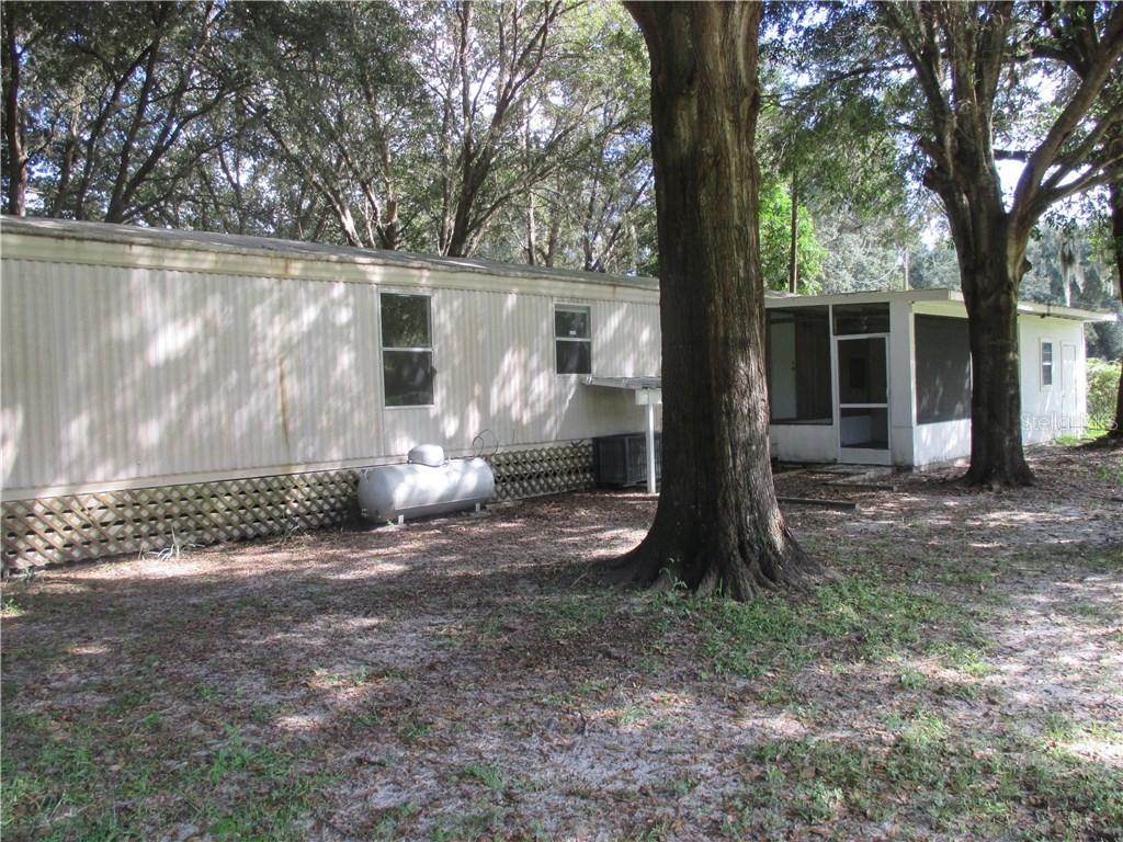 40629 Emeralda Island Rd., Leesburg, FL 34788