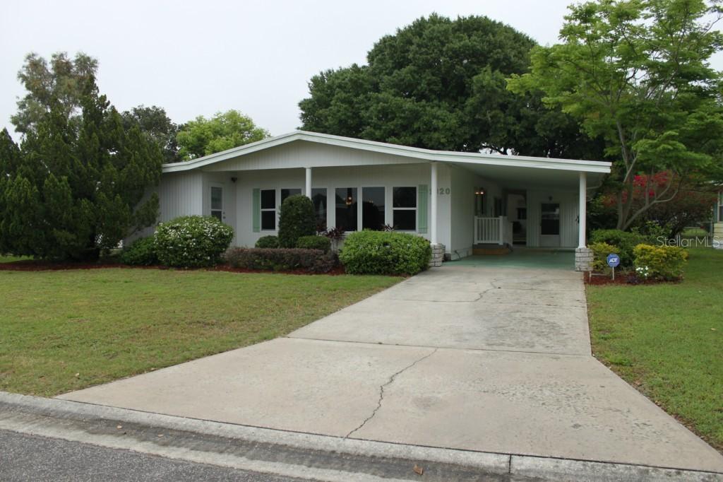 1320 Apache Cir., Tavares, FL 32778