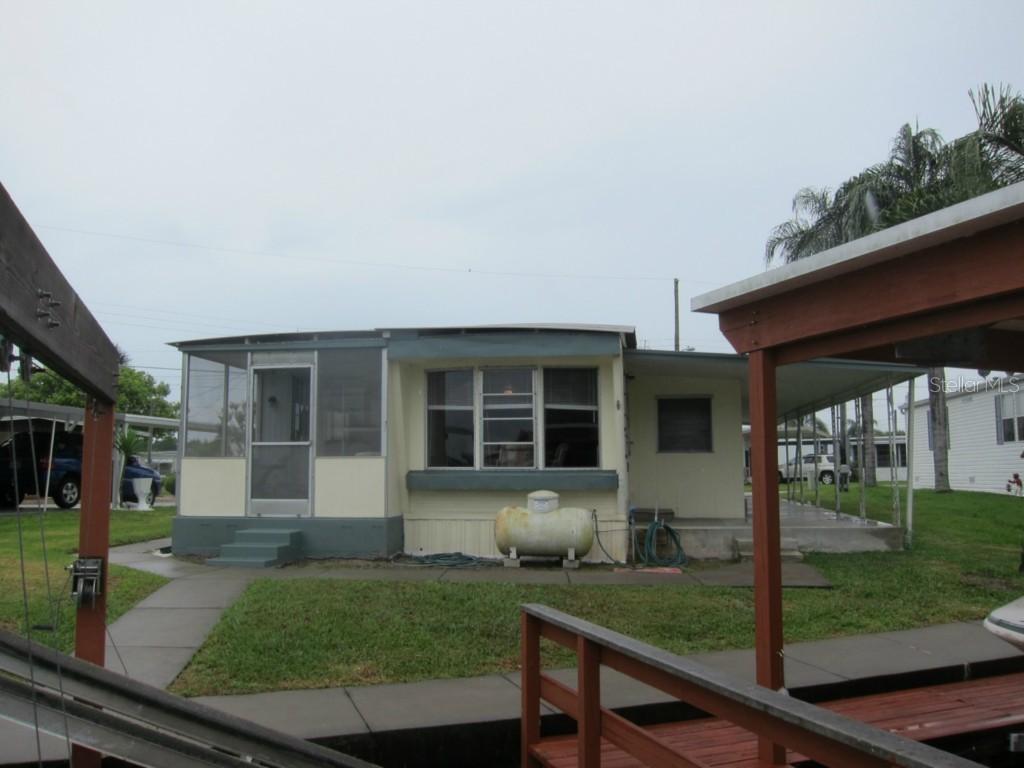 1440 Southshore Dr., Tavares, FL 32778