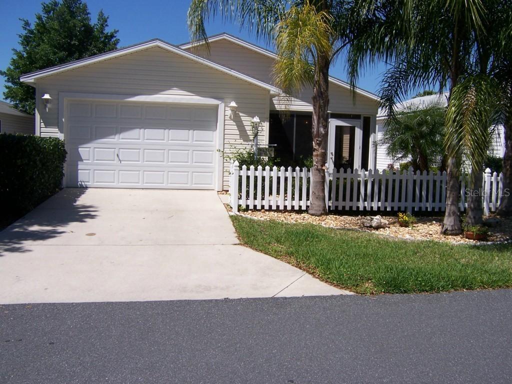 424 Canterbury Ct. #664, The Villages, FL 32162
