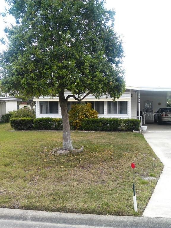 1329 Apache Cir., Tavares, FL 32778