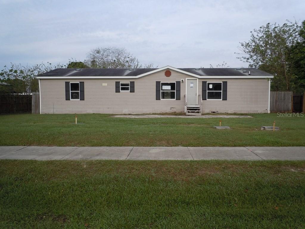 31227 David Walker Dr., Tavares, FL 32778