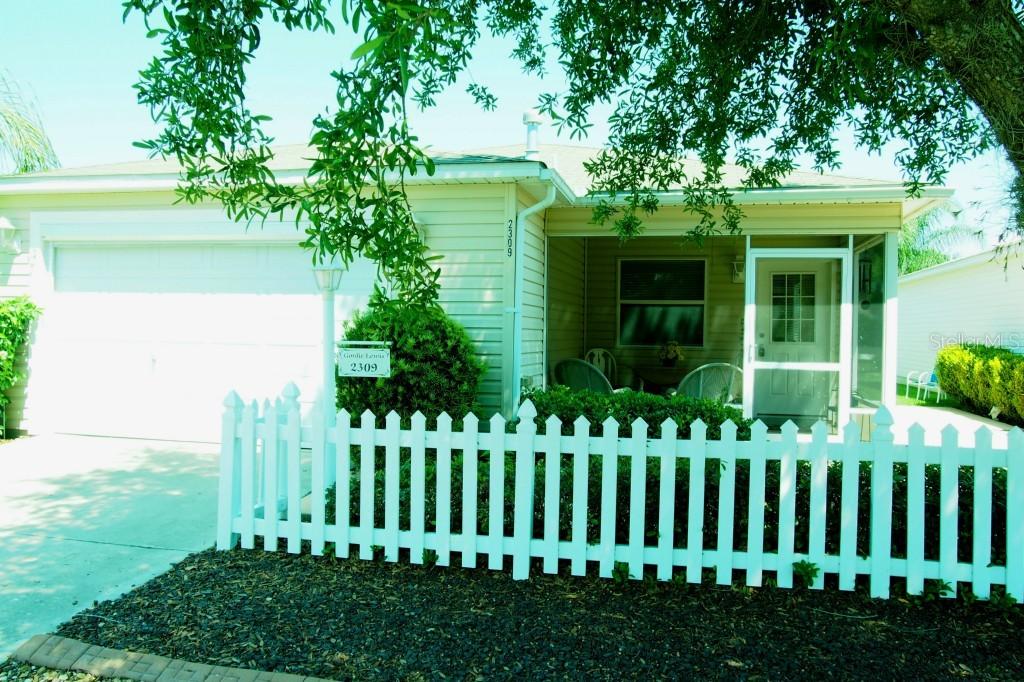 2309 Whisper St., The Villages, FL 32162