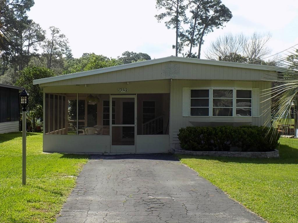 13512 Palm Dr., Astatula, FL 34705