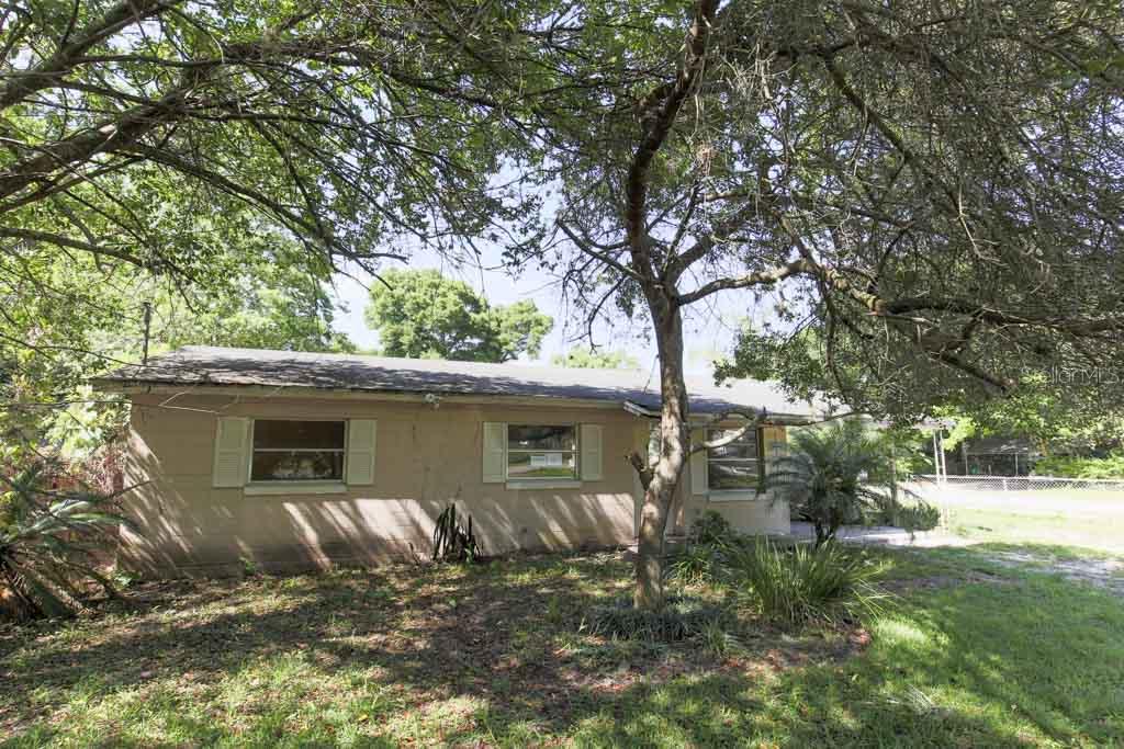 23801 Pine Dr., Sorrento, FL 32776