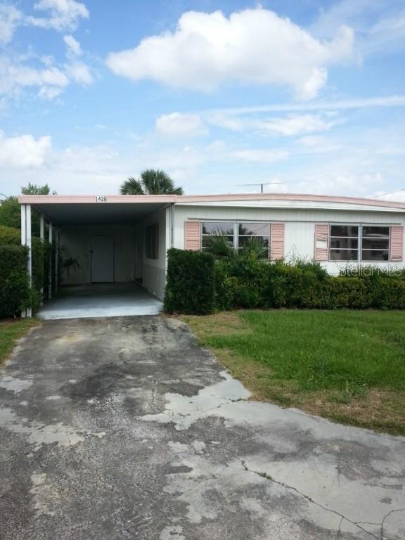1428 Southshore Dr., Tavares, FL 32778