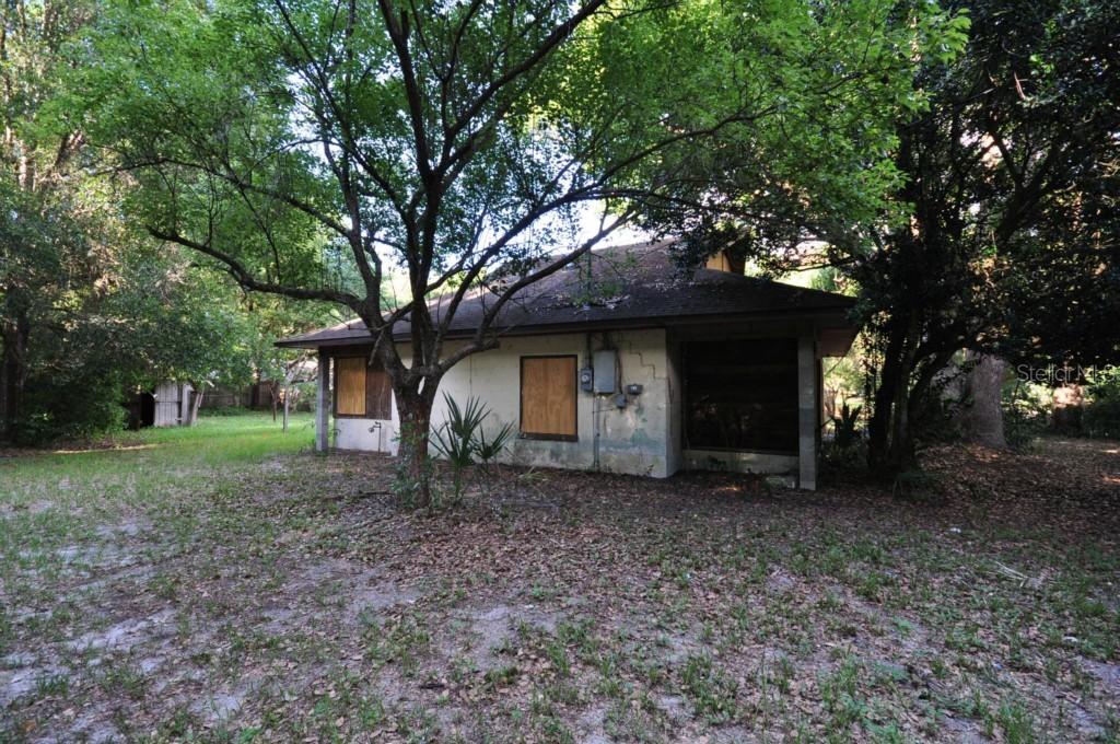 23811 Central Ave., Sorrento, FL 32776
