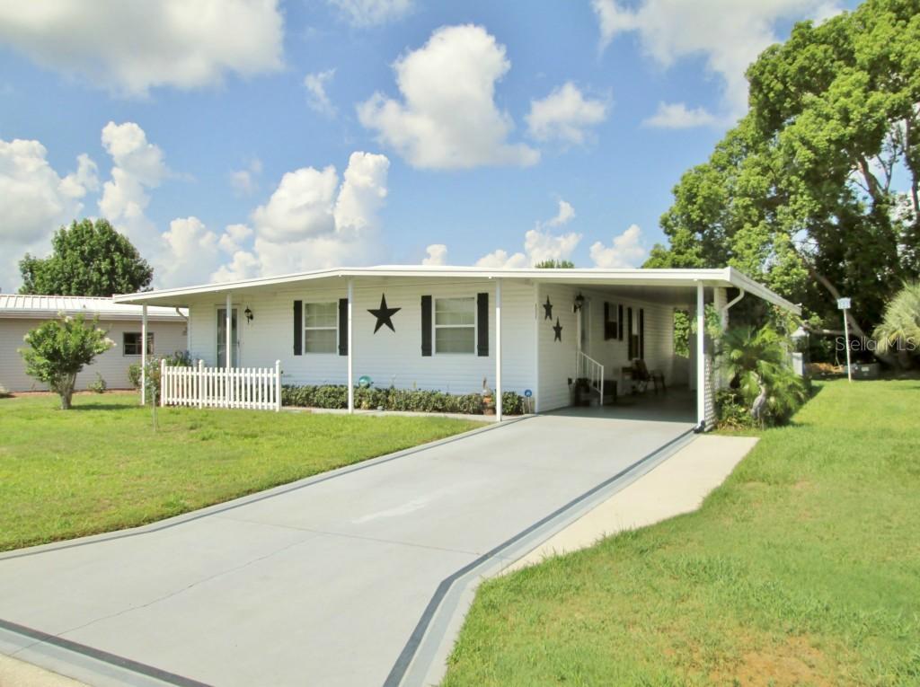 1331 Nassau Cir., Tavares, FL 32778