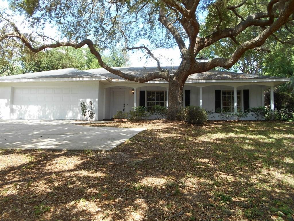 2657 Country Club Rd., Eustis, FL 32726