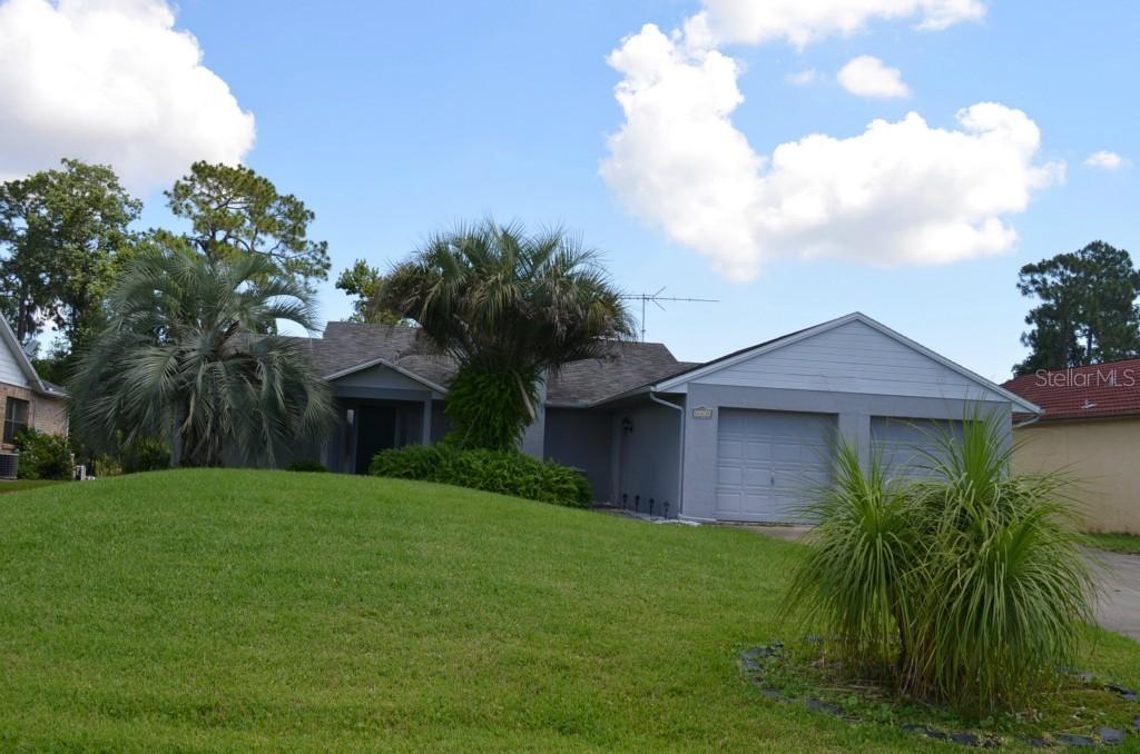 26638 E Cove Dr., Tavares, FL 32778