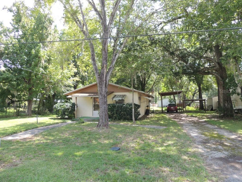 56326 Hickory Rd., Astor, FL 32102