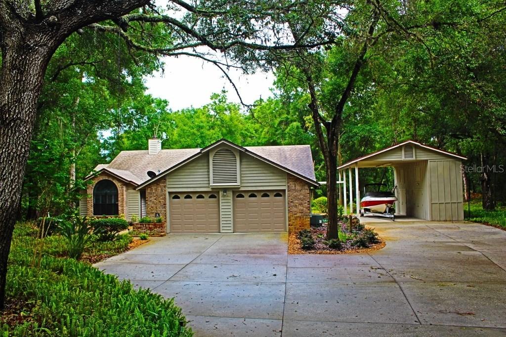 21706 Lake Seneca Rd., Eustis, FL 32736