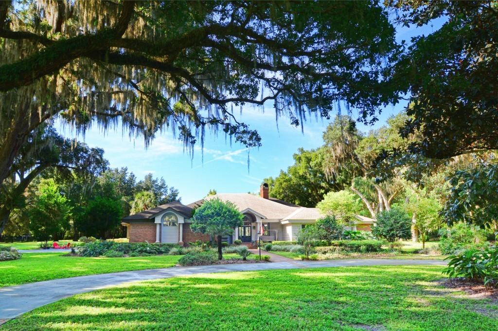 22036 Lake Seneca Rd., Eustis, FL 32736