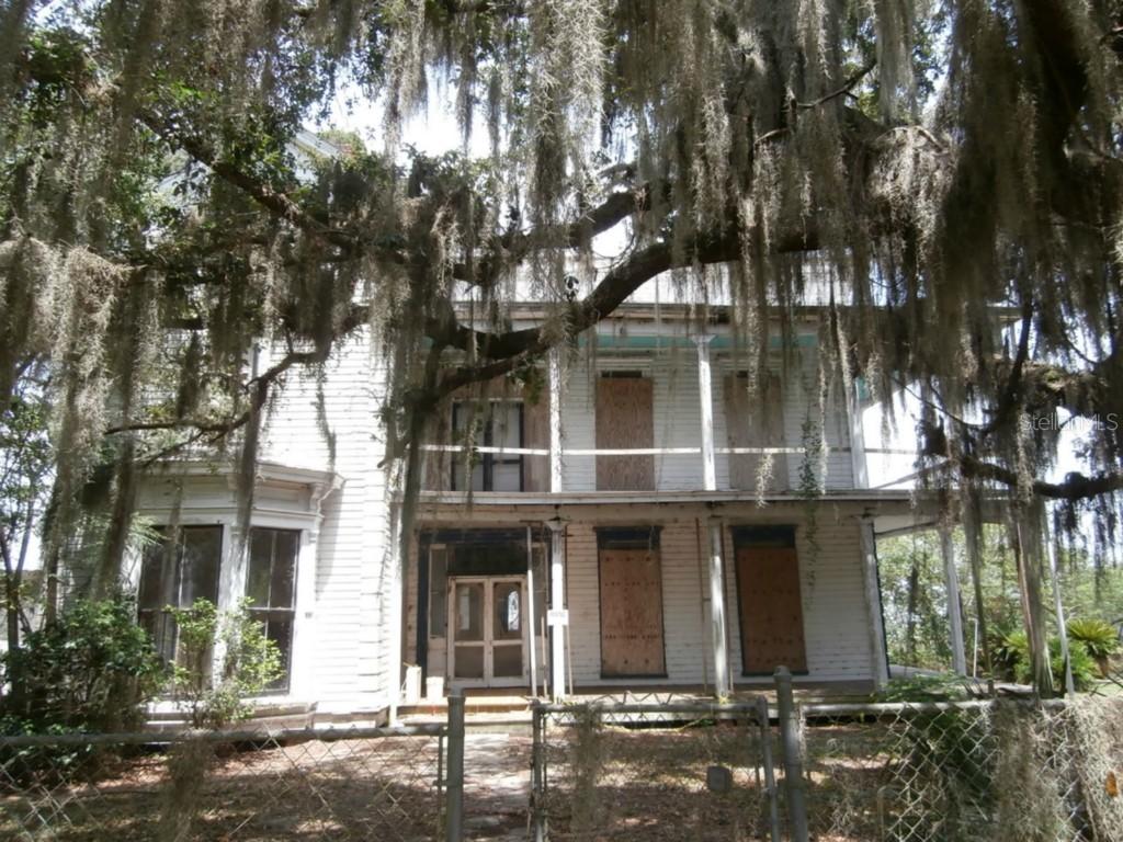 7355 Sunnyside Dr., Leesburg, FL 34748