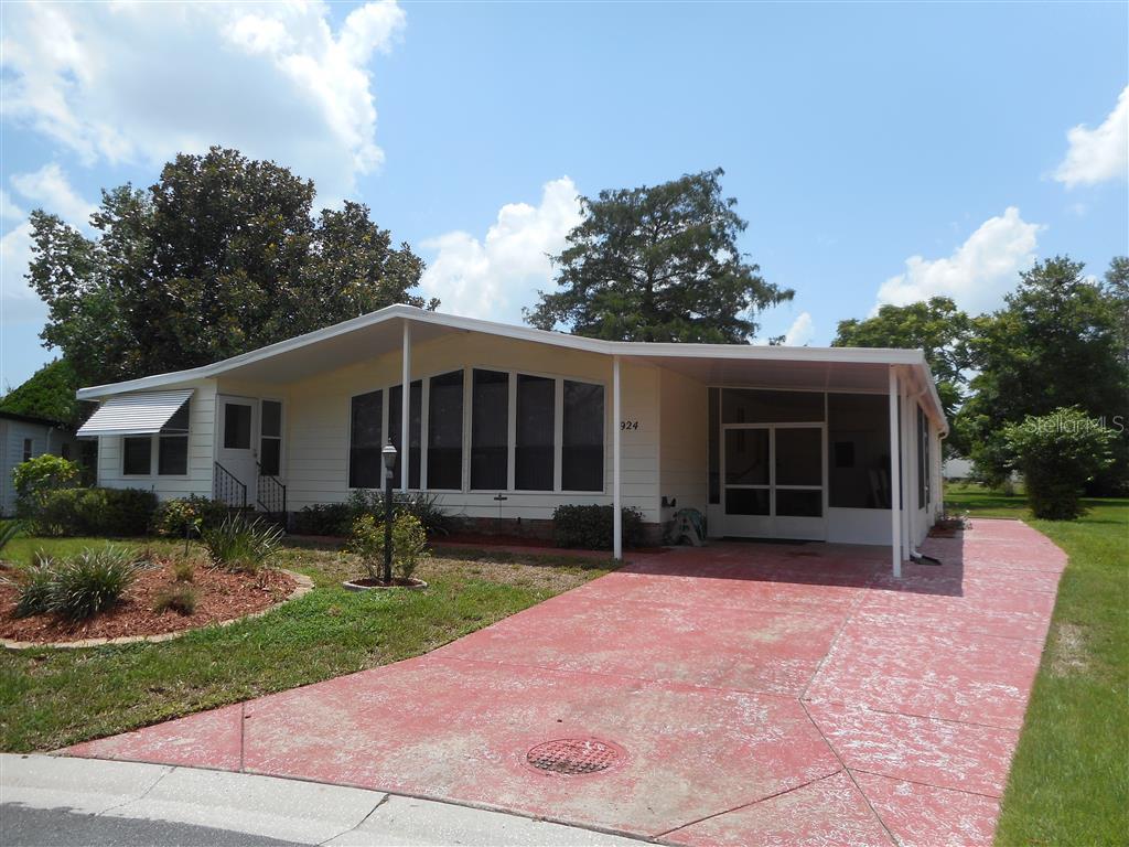 924 Rose Ln., The Villages, FL 32159