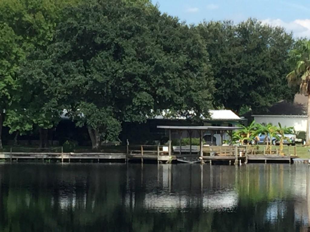 727 Landry Ln., Tavares, FL 32778