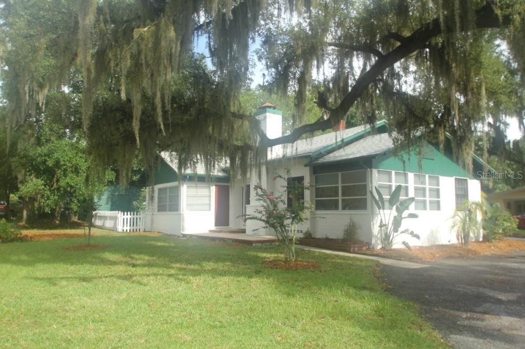 304 E 11th Ave., Mount Dora, FL 32757