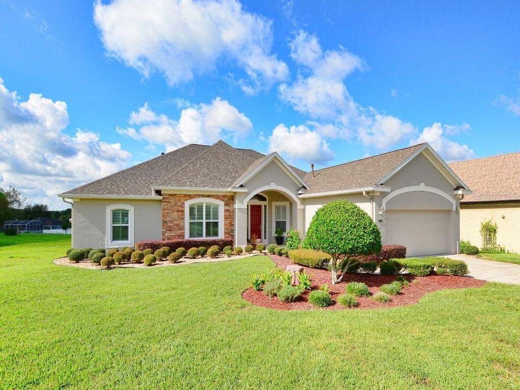 23336 Oak Cluster Dr., Sorrento, FL 32776