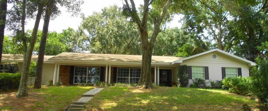 1945 Normandy Dr., Mount Dora, FL 32757