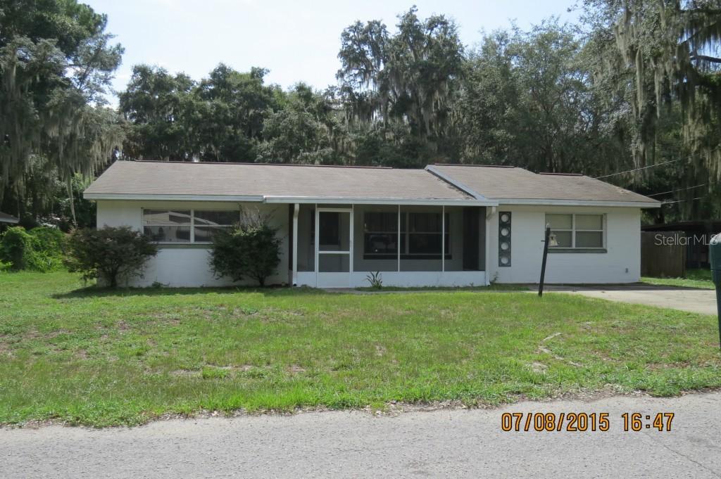 32205 Mark Ave., Tavares, FL 32778