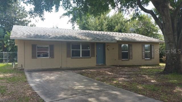 921 Cedar Cir., Tavares, FL 32778