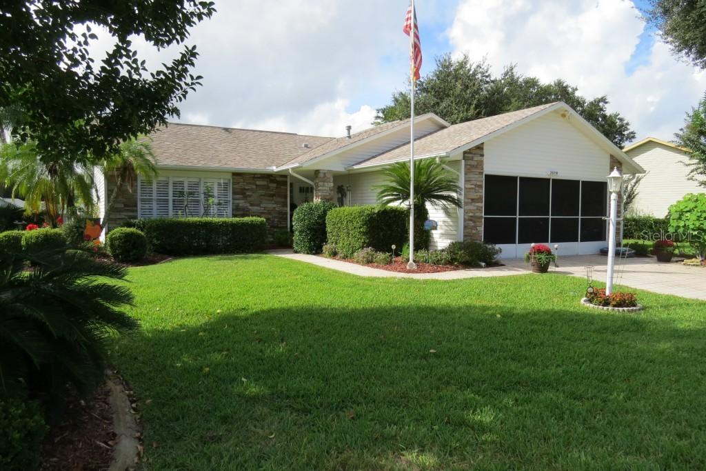 26018 Newcombe Cir., Leesburg, FL 34748