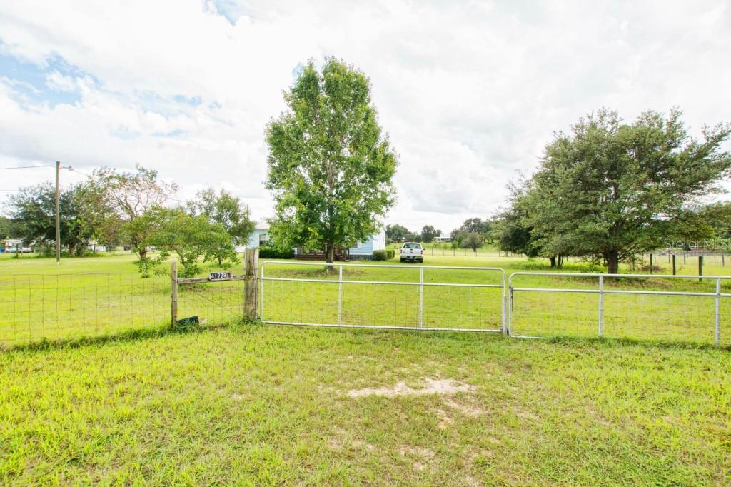 41728 Thomas Boat Landing Rd., Umatilla, FL 32784