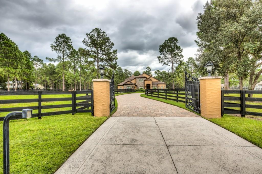 35308 Pinegate Tr., Eustis, FL 32736