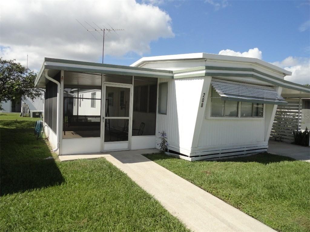 208 Rue De Pont, Tavares, FL 32778