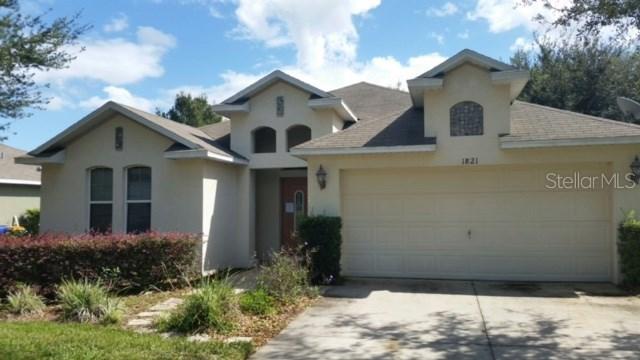 1821 Lake Villa Dr., Tavares, FL 32778