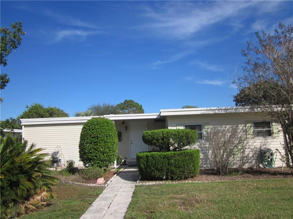 704 Falcon Dr., Tavares, FL 32778