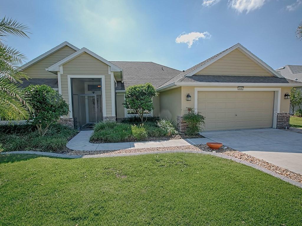 8088 Bridgeport Bay Cir., Mount Dora, FL 32757