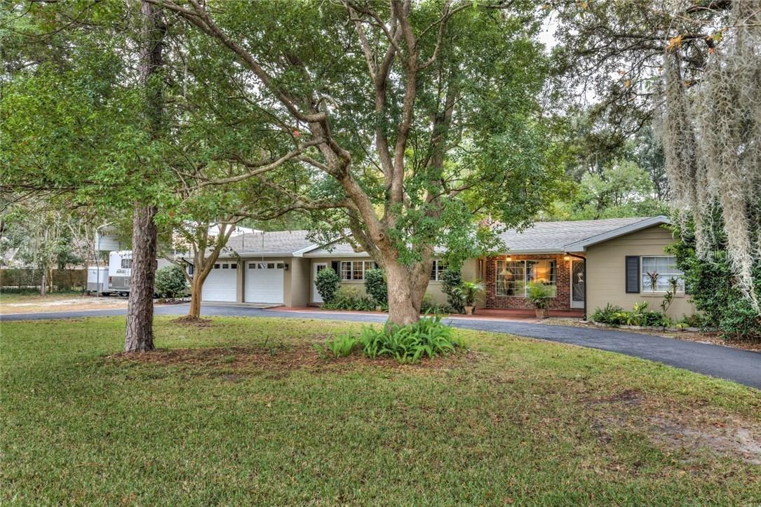 25808 Pine Valley Dr., Sorrento, FL 32776