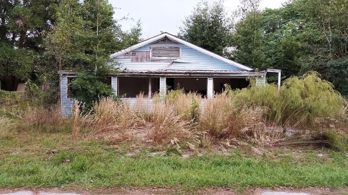 37410 New York Ave., Umatilla, FL 32784