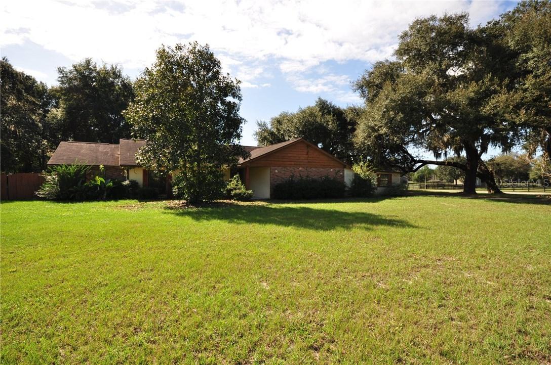 32141 Wolf Branch Ln., Sorrento, FL 32776