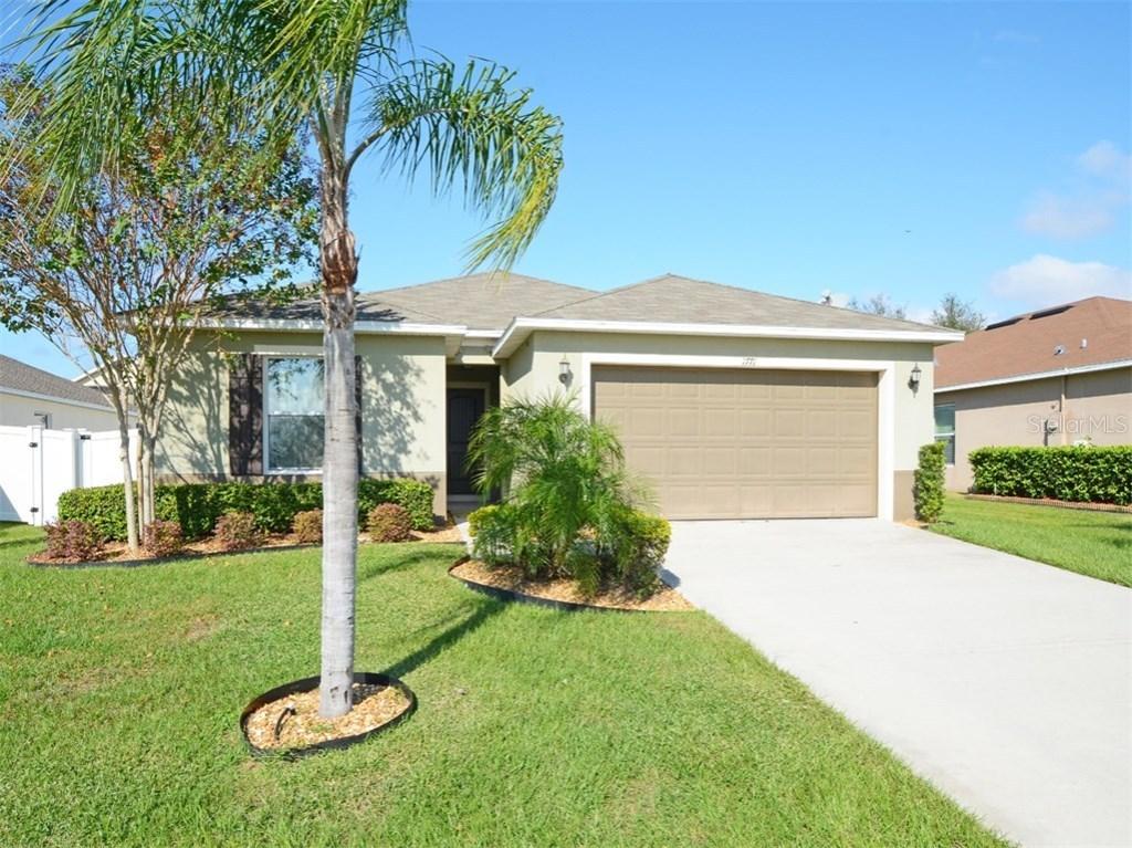 1771 Dunedin Dr., Tavares, FL 32778