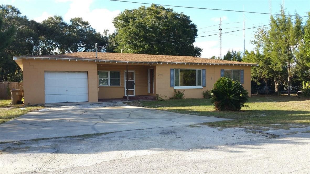 32711 Azailea Pl., Tavares, FL 32778