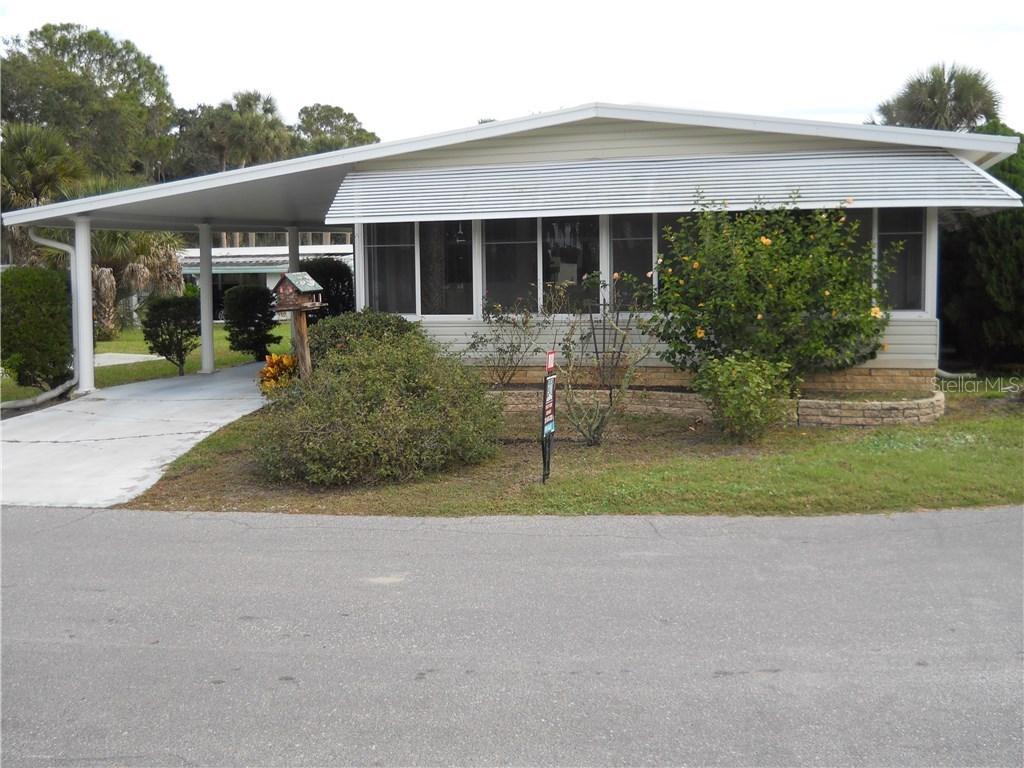 92 Country Gardens Dr., Eustis, FL 32726