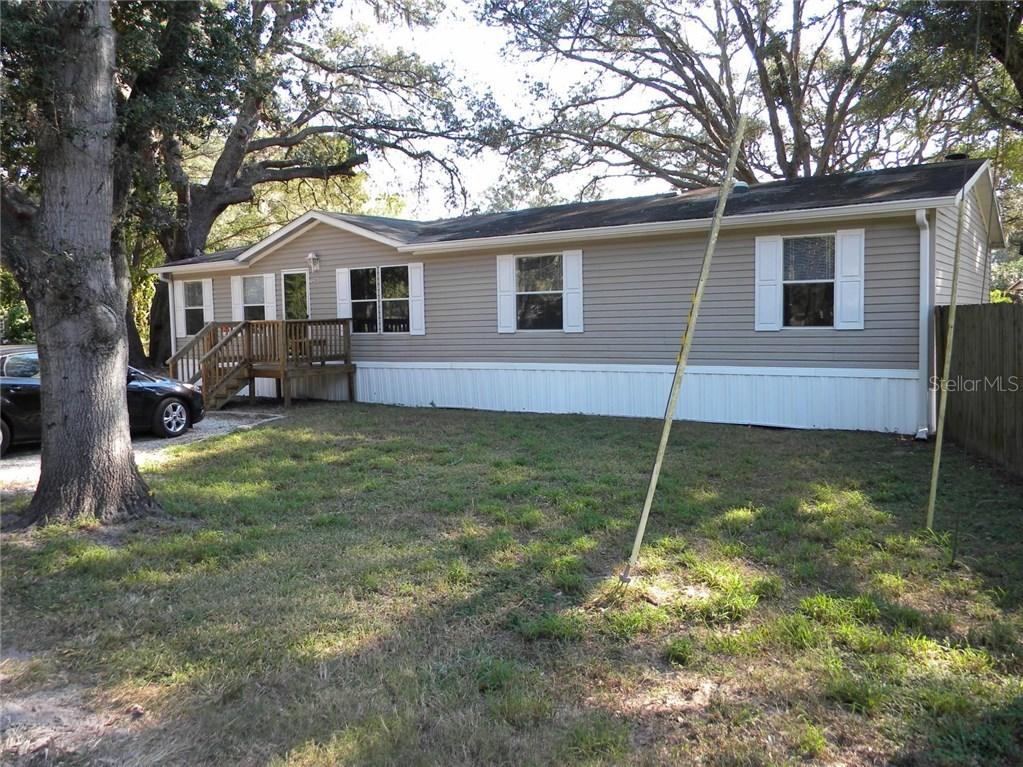 1226 Manor Dr., Leesburg, FL 34748