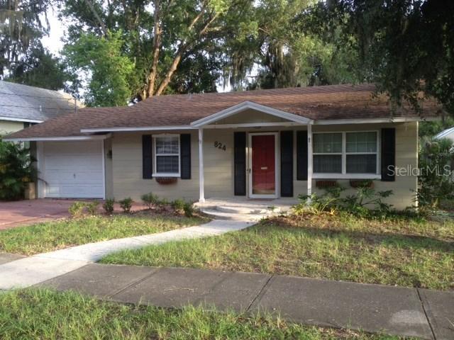 824 Liberty Ave., Mount Dora, FL 32757