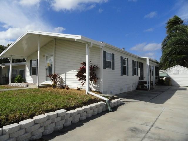 30119 Green Bay Dr., Tavares, FL 32778