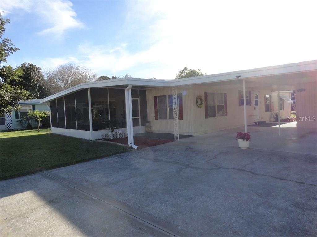 709 Falcon Dr., Tavares, FL 32778