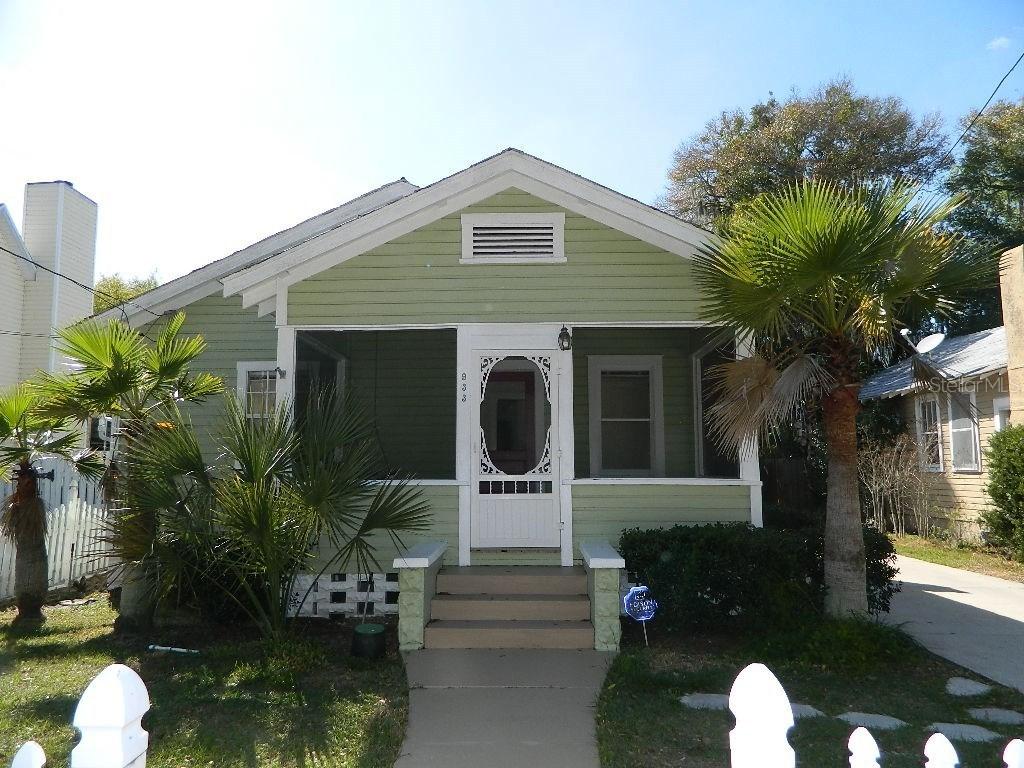 933 N Grandview St., Mount Dora, FL 32757