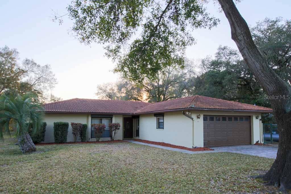 31329 Saunders Dr., Tavares, FL 32778