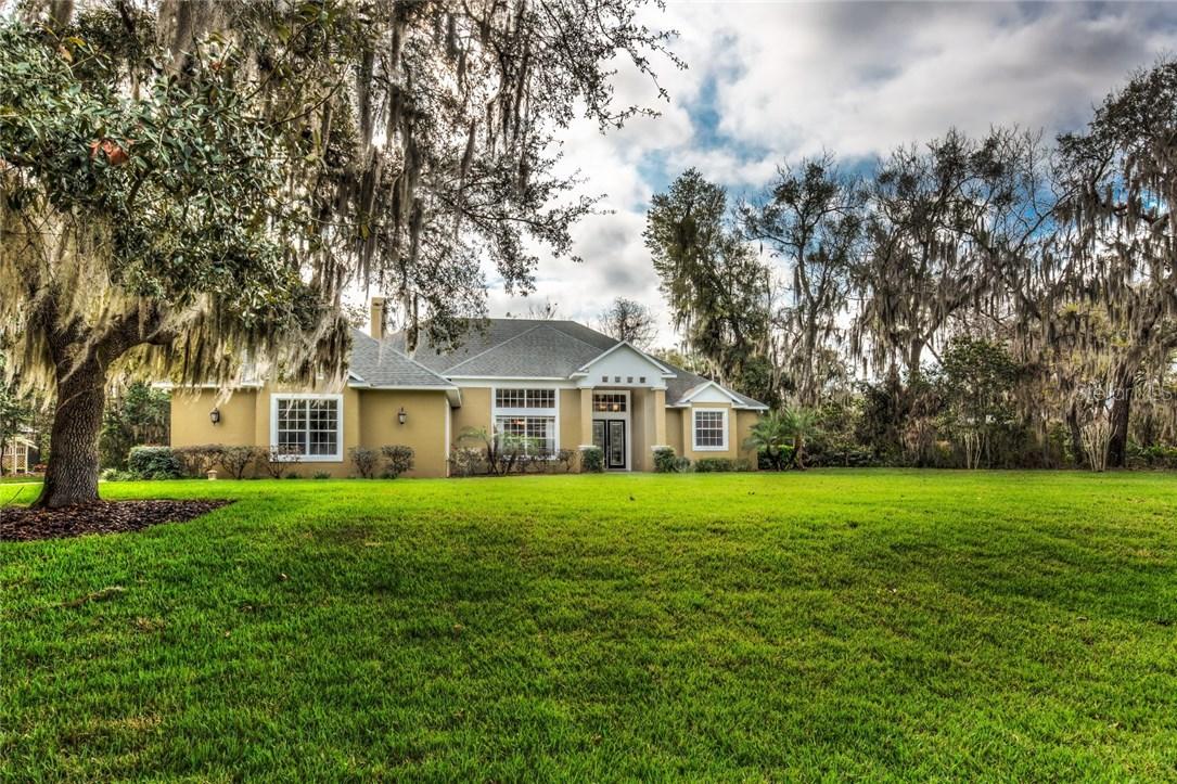 15828 Chestnut Ln., Tavares, FL 32778