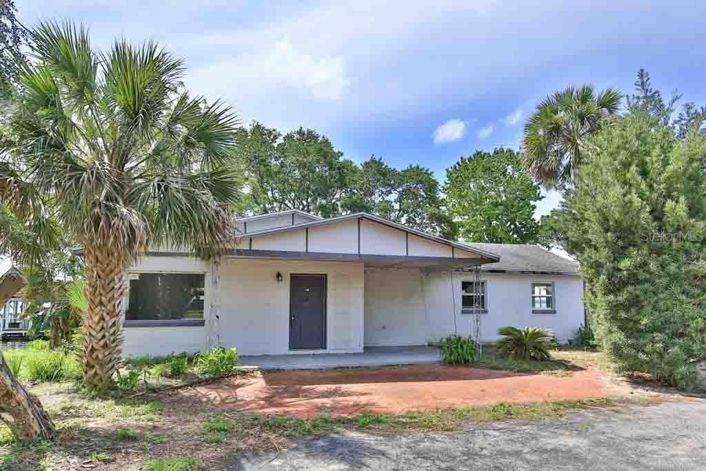 1520 Lake Dora Dr., Tavares, FL 32778