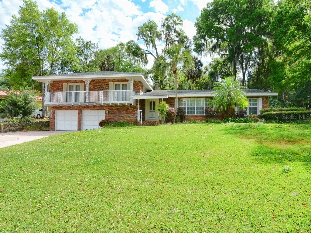 1039 Lake Gracie Dr., Eustis, FL 32726