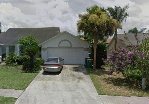 505 Woodview Dr., Tavares, FL 32778